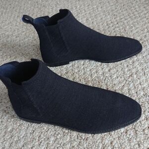 Rothy's black merino wool sustainable Washable Chelsea Ankle Boots Sz 9.5